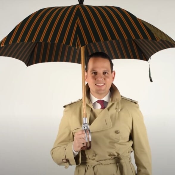 15 Little Things Only a Gentleman Does