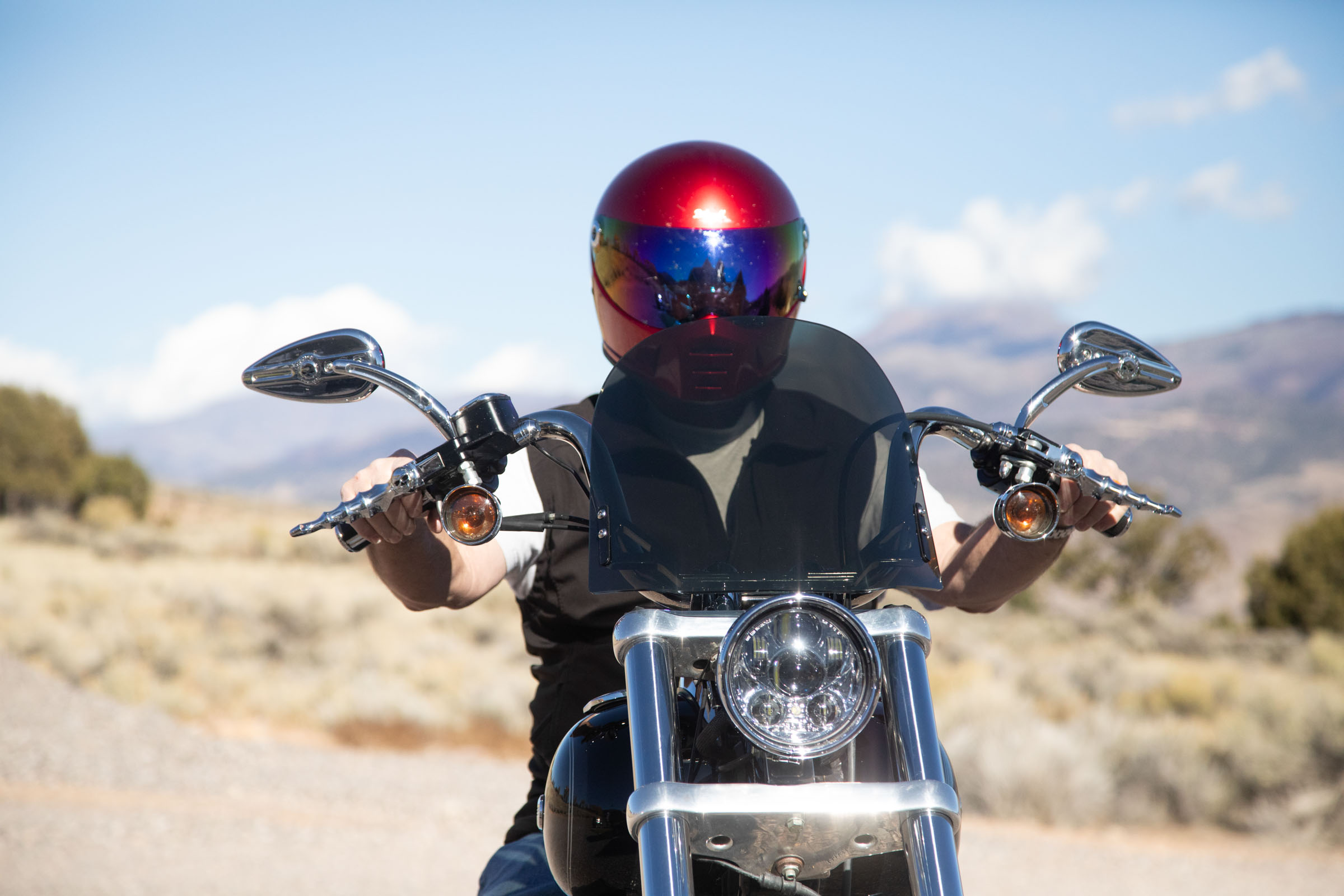 WindVest’s Dyna Wide Glide 14×14-inch Windscreen