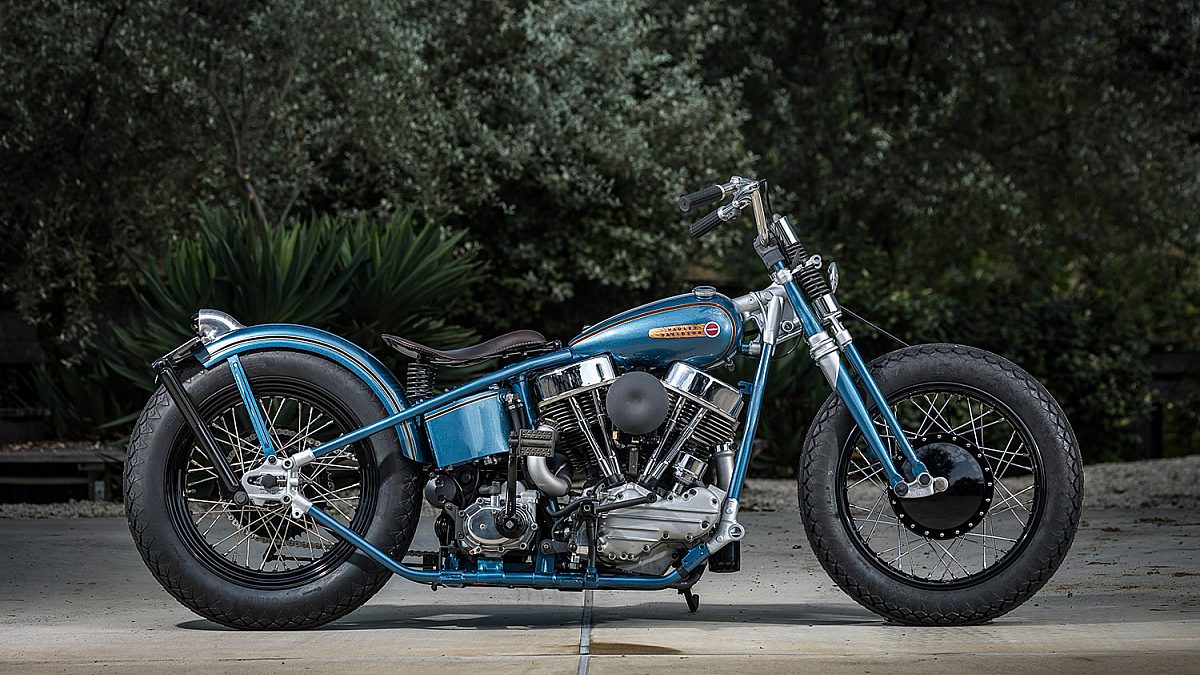 Smoky Blue: An Unassailable 1954 Panhead Bobber from Infinity Inc.