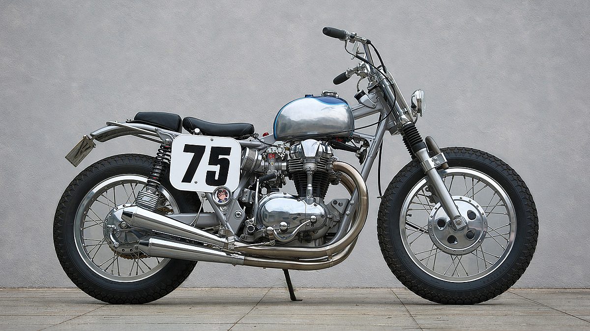 Moana: Catching the Drift With a Kawasaki W650 Street Tracker